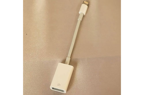Apple Lightning to USB Camera Adapter MD821M/A | 中古買取価格：1,200円