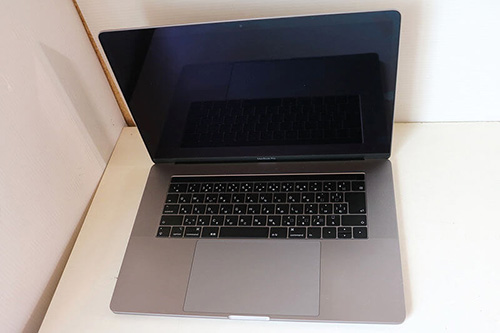 Apple MacBook Pro 15-inch 2018 MR952J/A｜中古買取価格215,000円