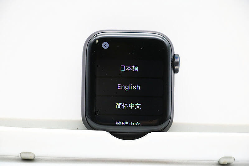 Apple Watch SE GPSモデル 40mm GPS MKQ13J/A スペースグレイアルミニウムケース ミッドナイトスポーツバンド｜中古買取価格17,000円