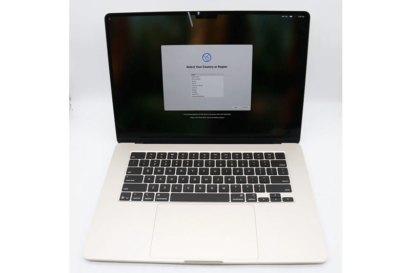 Apple MacBook Air 15-inch, M4, 2025 スターライト 16GB/SSD 256GB｜中古買取価格47,000円